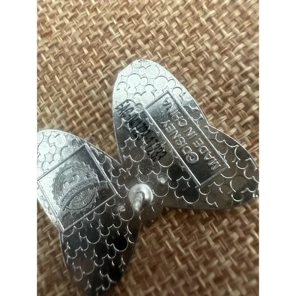 Disney Minnie Mouse Bow Enamel Pin Red Glitter Polka Dot 2017 Disney Trading - Picture 6 of 8